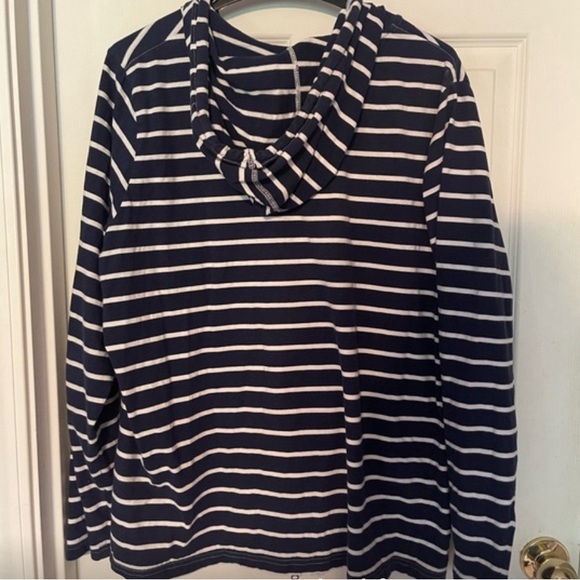 Nike Men’s Striped Zip Hoodie - Picture 3 of 3